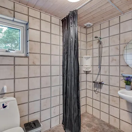 Vicktoria - 500m To The Fjord By Interhome