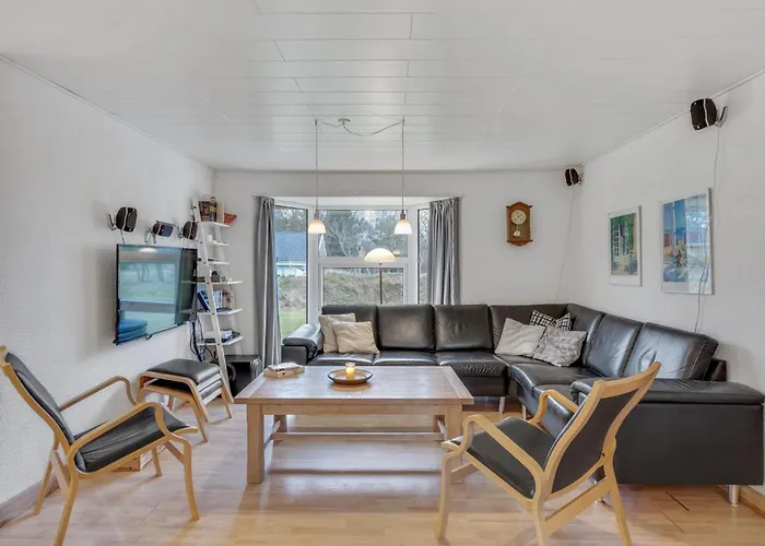 Vicktoria - 500m To The Fjord By Interhome